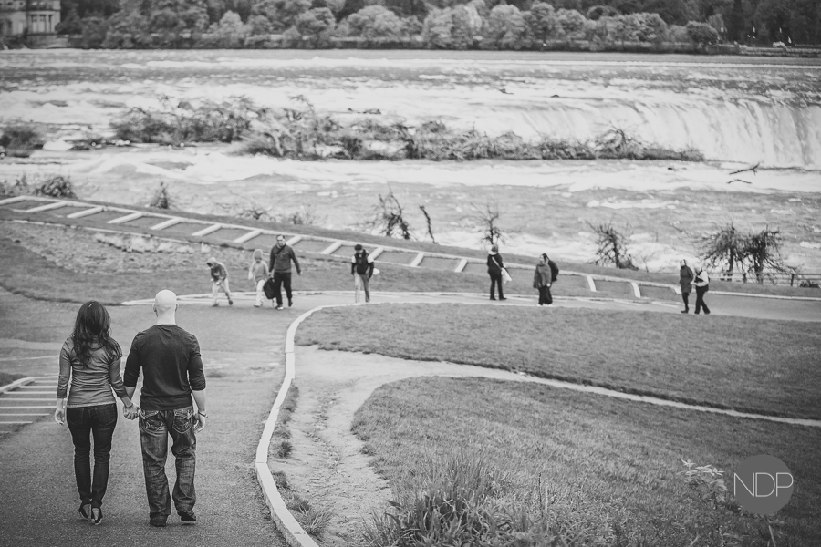 Niagara Falls Engagement Photos_Blog-5a
