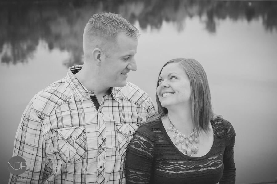17-Hoyt Lake Buffalo Engagement Photos-Blog_© NDP 2014