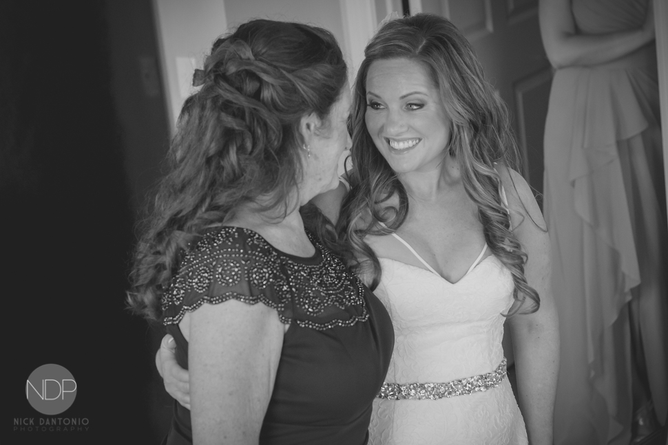 11-Foundry Suites Buffalo Wedding Photos-Blog_© NDP 2015