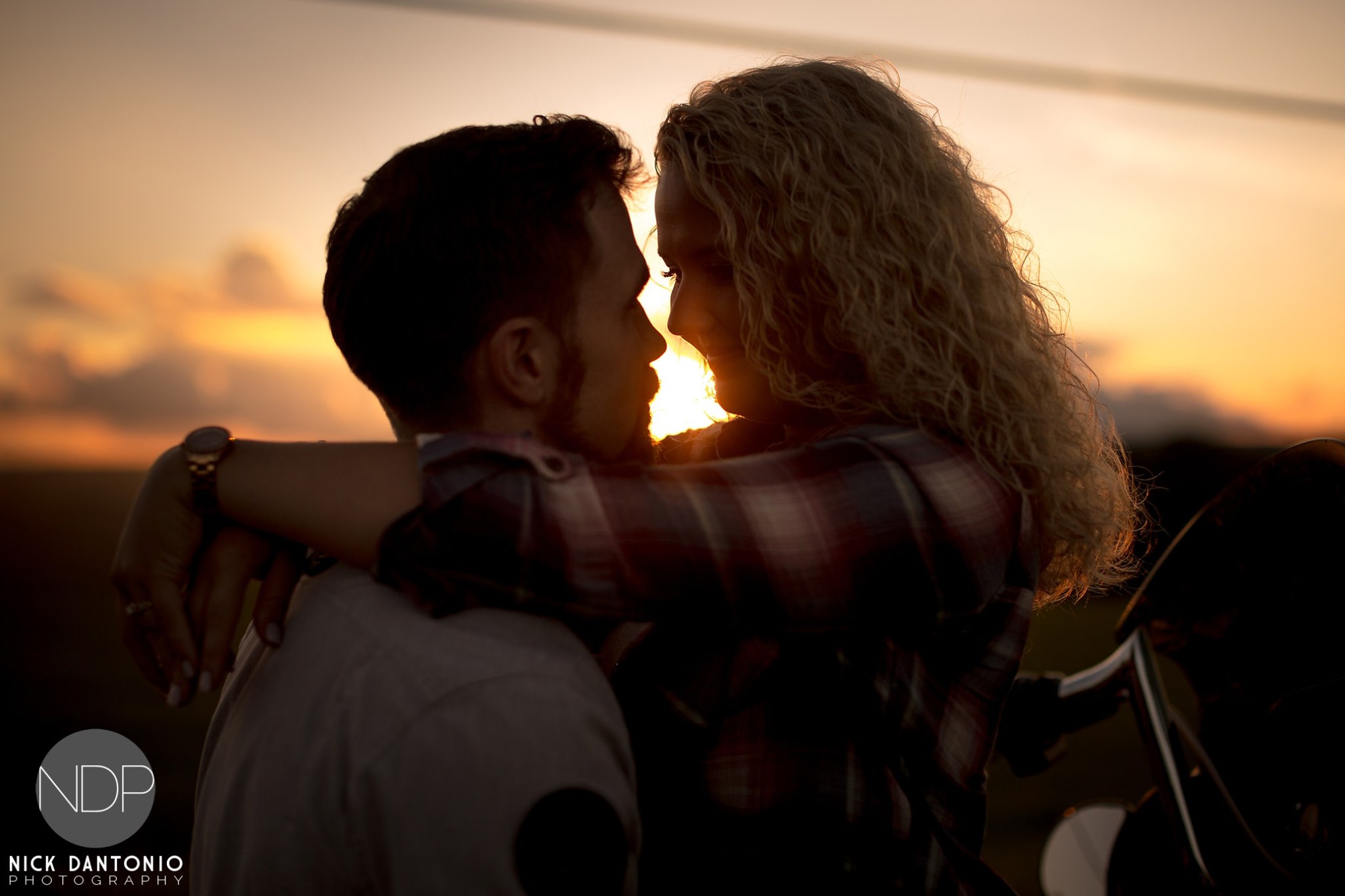 14-motorcyle-sunset-engagement-photos