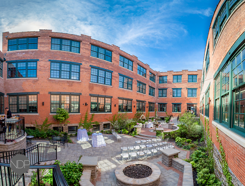 23-Foundry Suites Buffalo Wedding Photos-Blog_© NDP 2015