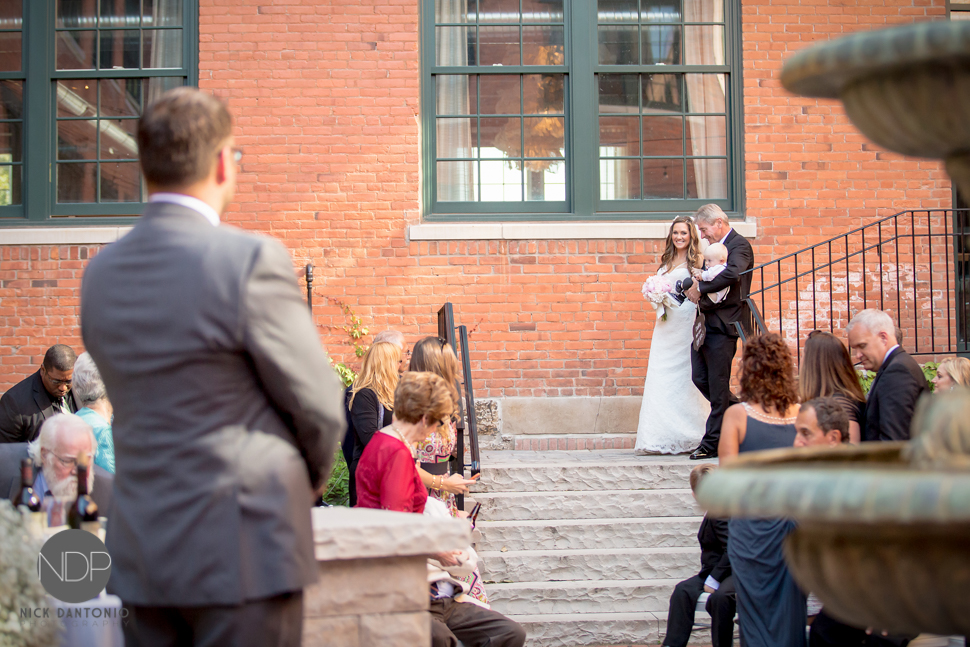 26-Foundry Suites Buffalo Wedding Photos-Blog_© NDP 2015