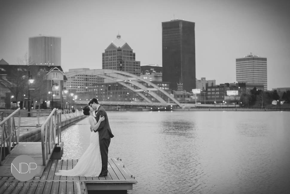 27-Cornhill Landing Rochester Wedding Photos-Blog_© NDP 2016