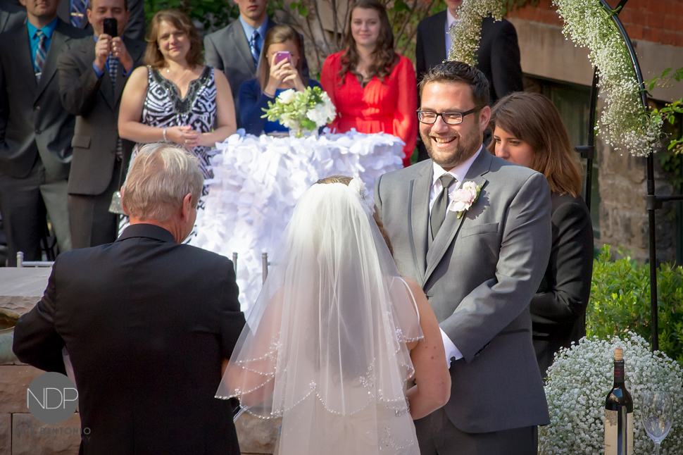 28-Foundry Suites Buffalo Wedding Photos-Blog_© NDP 2015