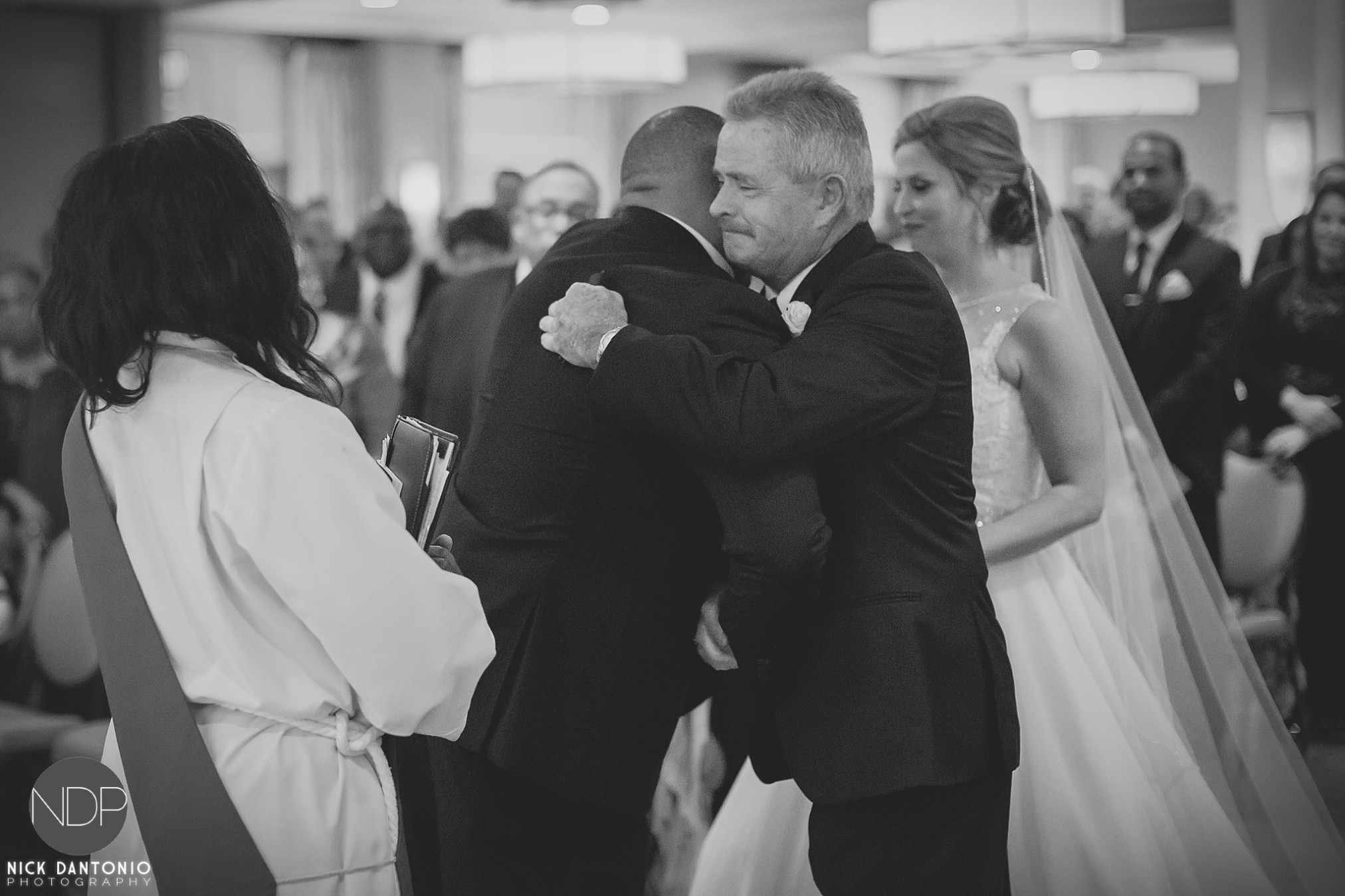 31-woodcliff-hotel-and-spa-wedding-ceremony