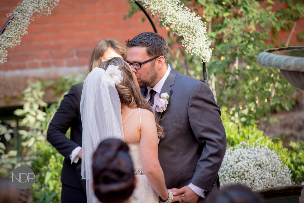 32-Foundry Suites Buffalo Wedding Photos-Blog_© NDP 2015