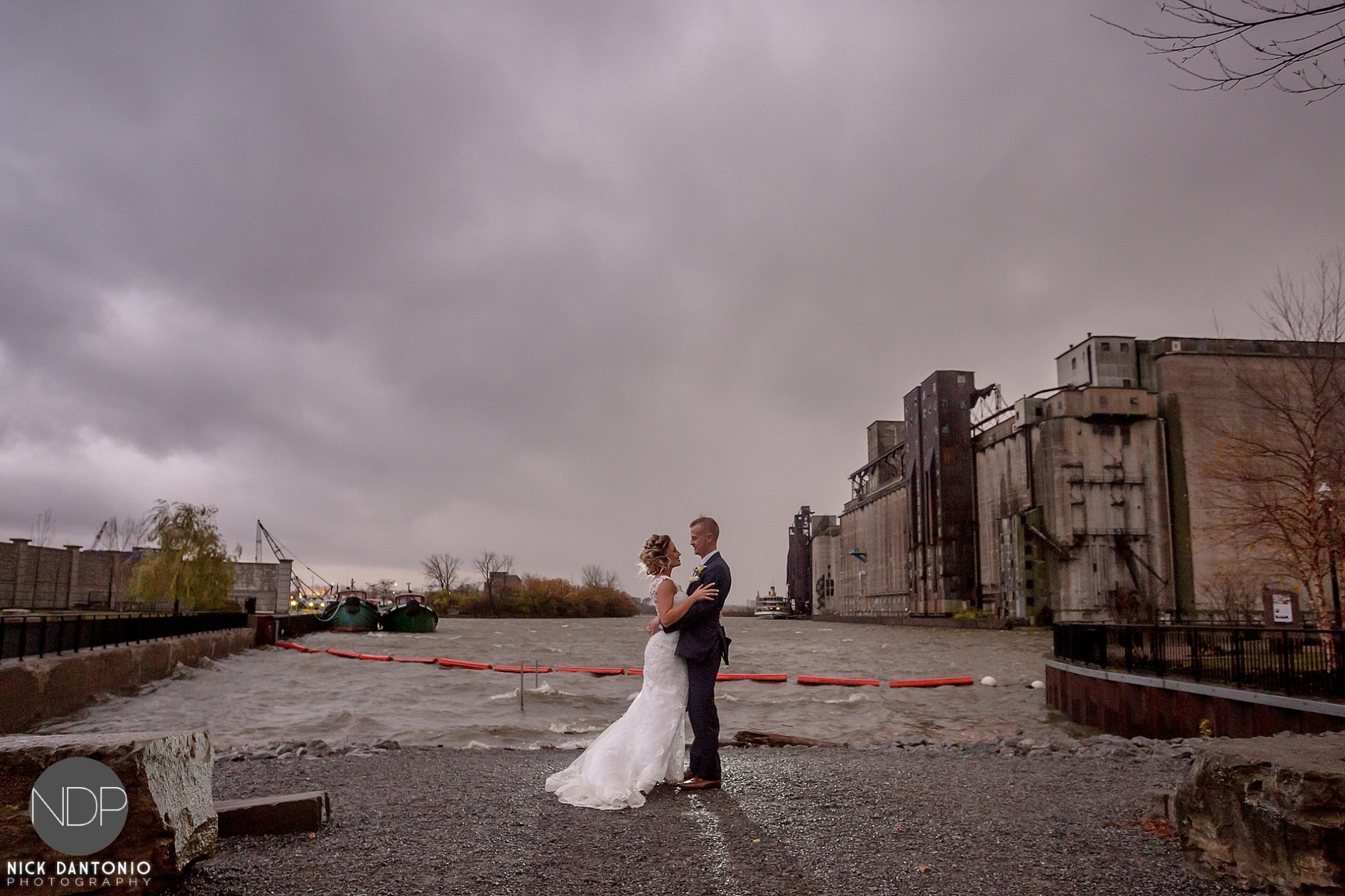 38-buffalo-silo-wedding