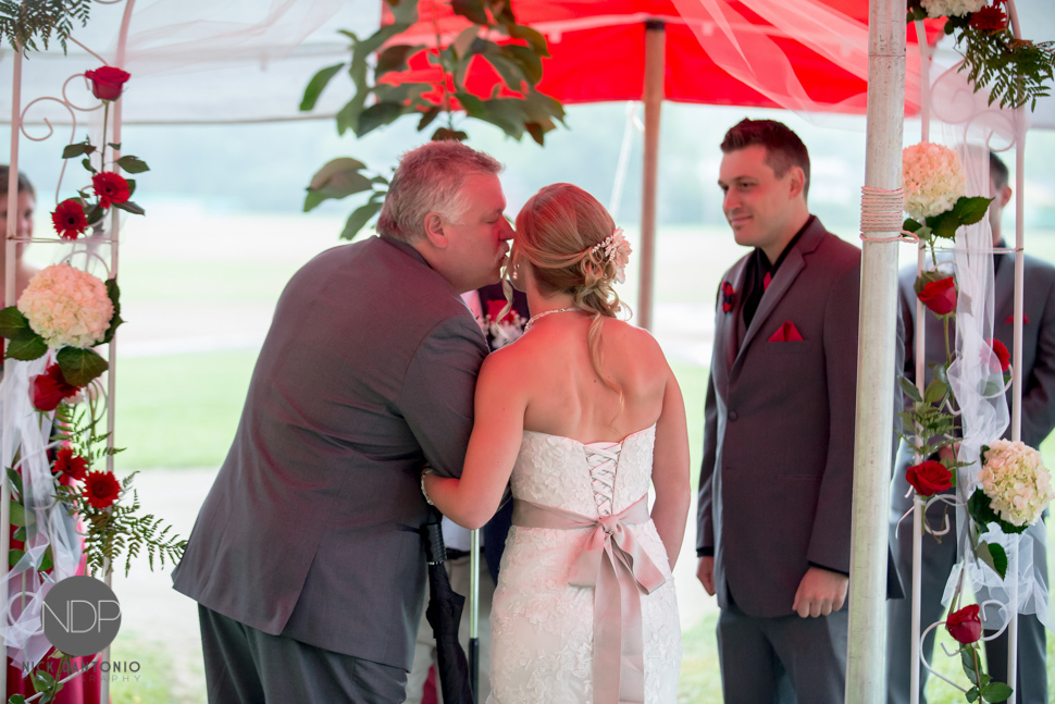 8-Hamburg Baseball Wedding Photos-Blog_© NDP 2015