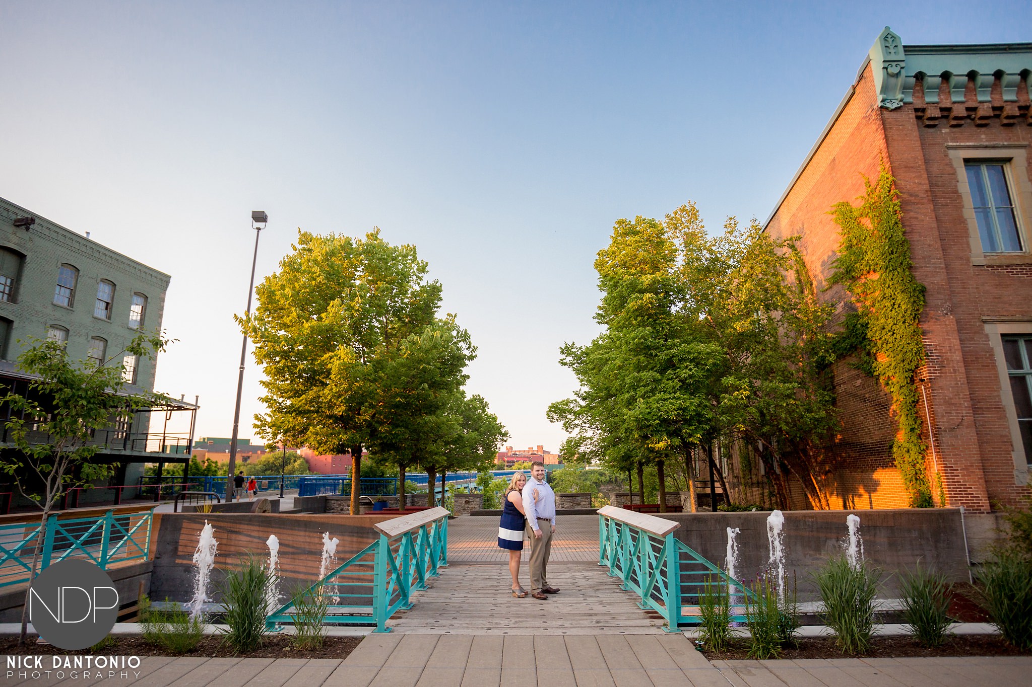 highfalls-rochester-engagement-photos-12